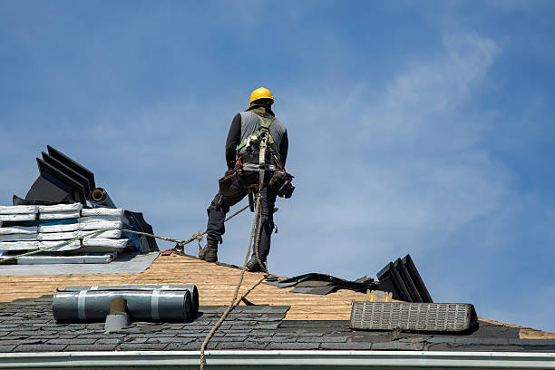 Professional Gutter Installation technician working in Goldsmith, IN